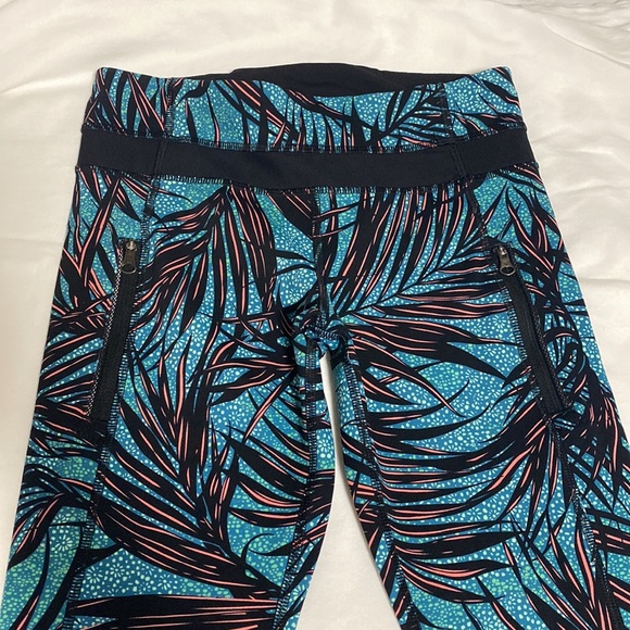 Lululemon Inspire Tight II
Palm Lace Tofino Teal Multi - Picture 11 of 12